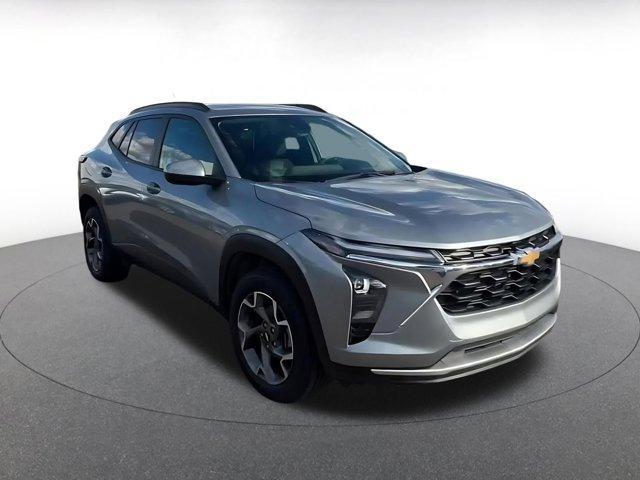 used 2025 Chevrolet Trax car, priced at $19,899