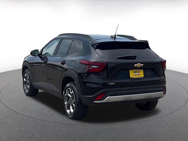 used 2025 Chevrolet Trax car, priced at $19,101