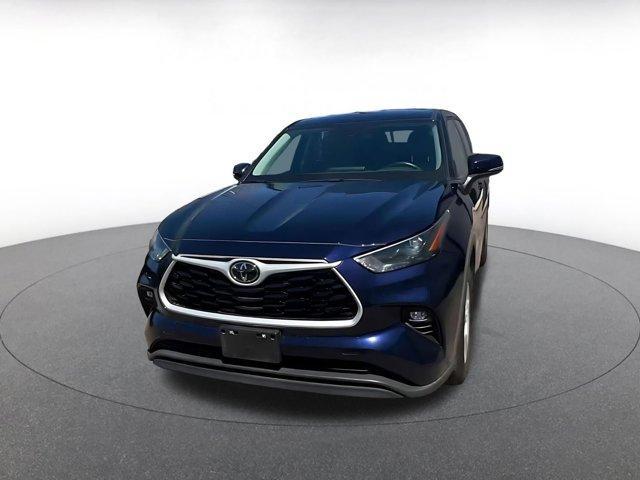used 2025 Toyota Highlander car, priced at $34,615