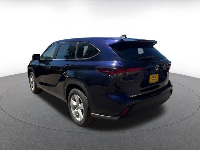 used 2025 Toyota Highlander car, priced at $34,615