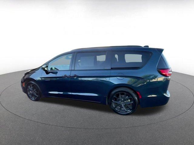 used 2025 Chrysler Pacifica car, priced at $32,577
