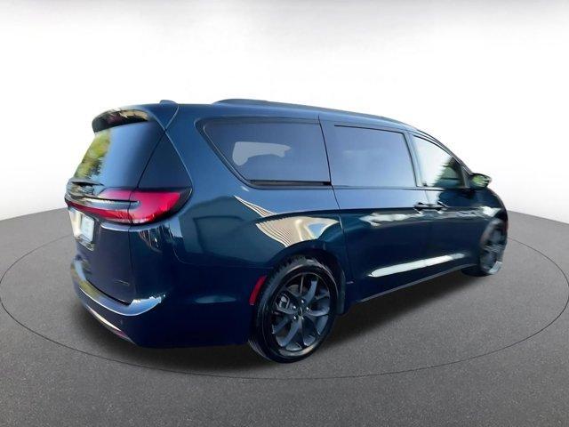 used 2025 Chrysler Pacifica car, priced at $32,577
