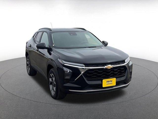 used 2025 Chevrolet Trax car, priced at $19,002