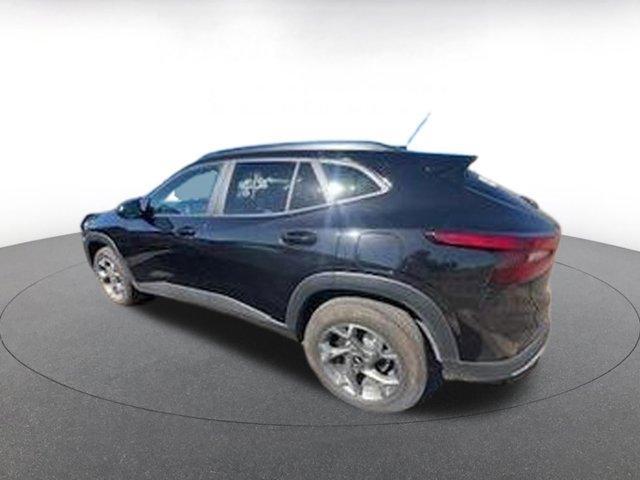 used 2025 Chevrolet Trax car, priced at $20,037