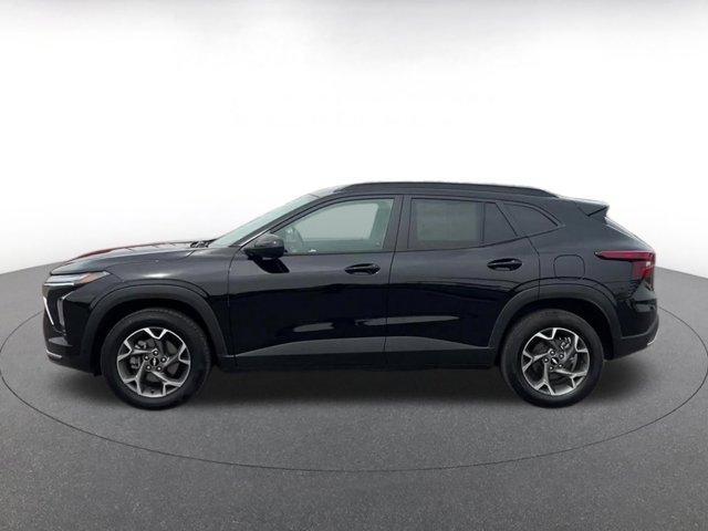 used 2025 Chevrolet Trax car, priced at $19,002