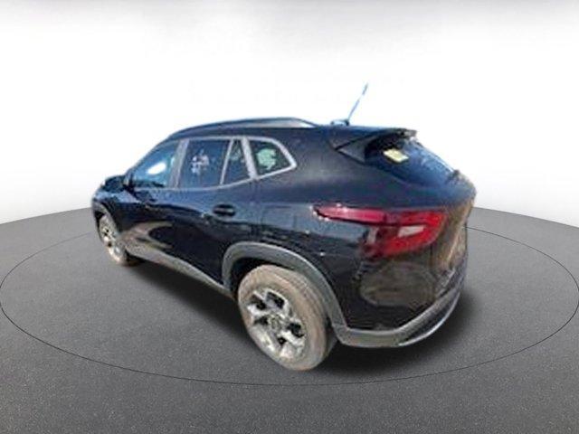 used 2025 Chevrolet Trax car, priced at $20,037