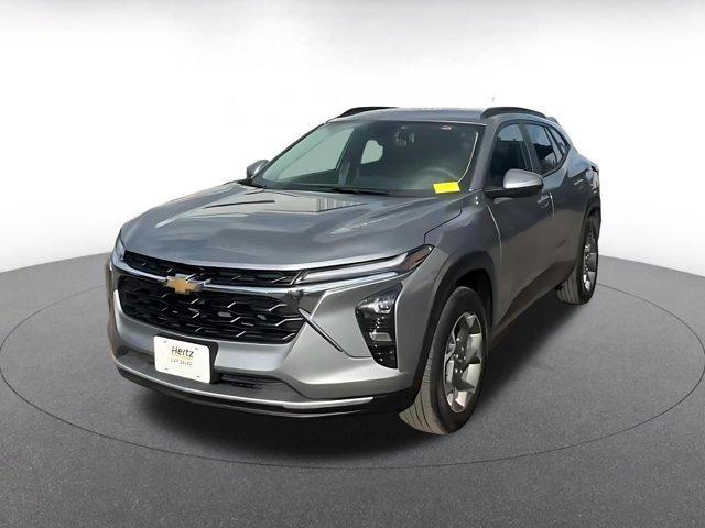 used 2025 Chevrolet Trax car, priced at $19,174