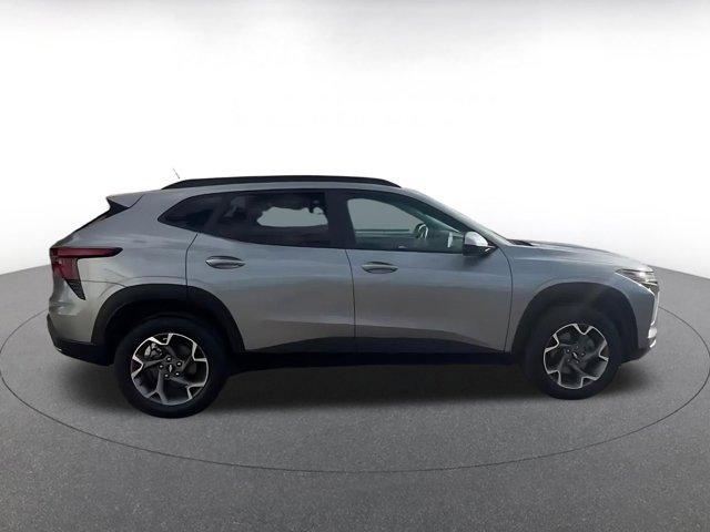 used 2025 Chevrolet Trax car, priced at $19,174
