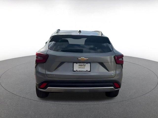 used 2025 Chevrolet Trax car, priced at $19,174