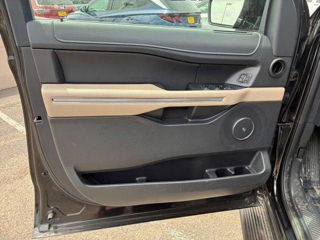 used 2024 Ford Expedition car, priced at $43,712