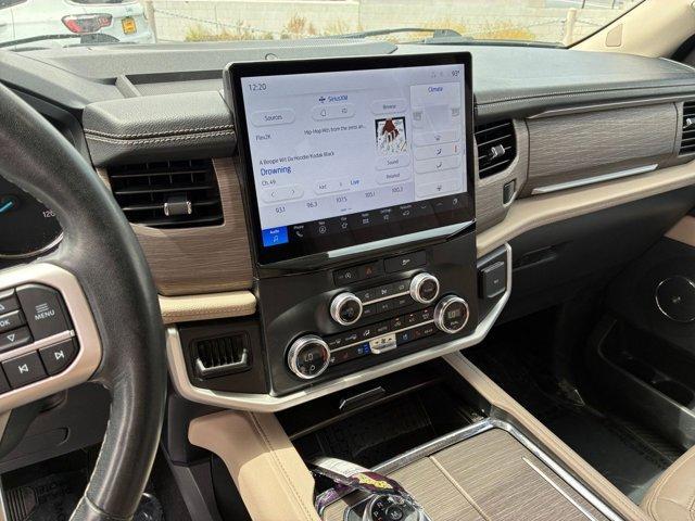 used 2024 Ford Expedition car, priced at $43,712