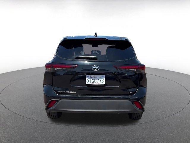 used 2025 Toyota Highlander car, priced at $36,053