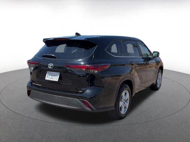 used 2025 Toyota Highlander car, priced at $36,053