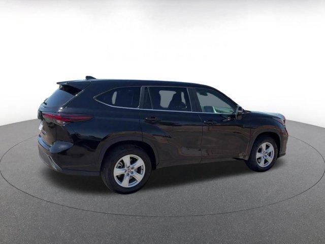 used 2025 Toyota Highlander car, priced at $36,053