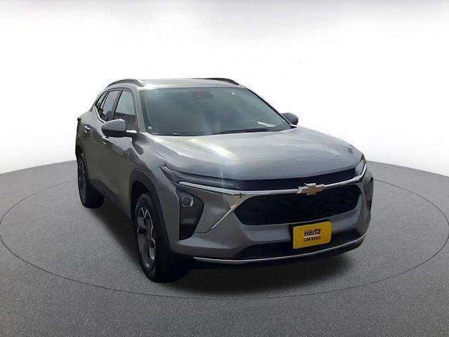 used 2025 Chevrolet Trax car, priced at $19,439