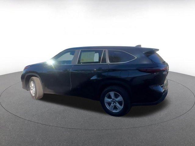 used 2025 Toyota Highlander car, priced at $35,182