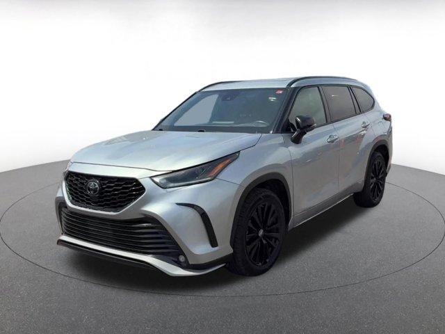 used 2024 Toyota Highlander car, priced at $36,864