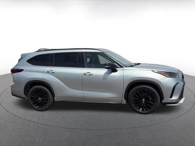 used 2024 Toyota Highlander car, priced at $36,864