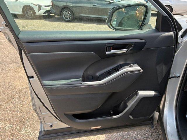 used 2024 Toyota Highlander car, priced at $36,864