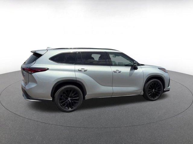 used 2024 Toyota Highlander car, priced at $36,864