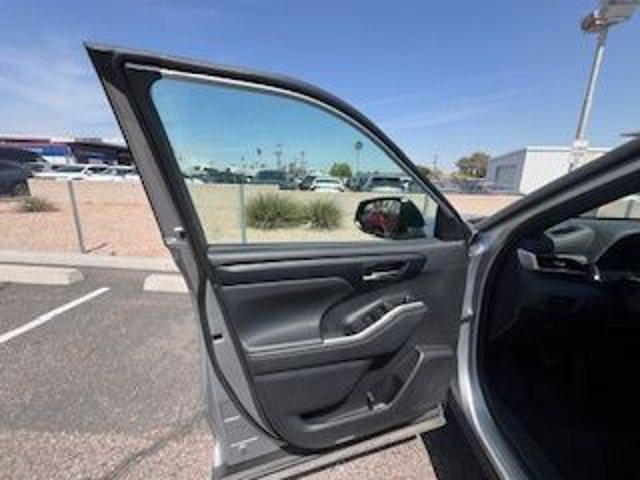 used 2024 Toyota Highlander car, priced at $35,896