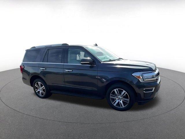 used 2024 Ford Expedition car, priced at $43,618