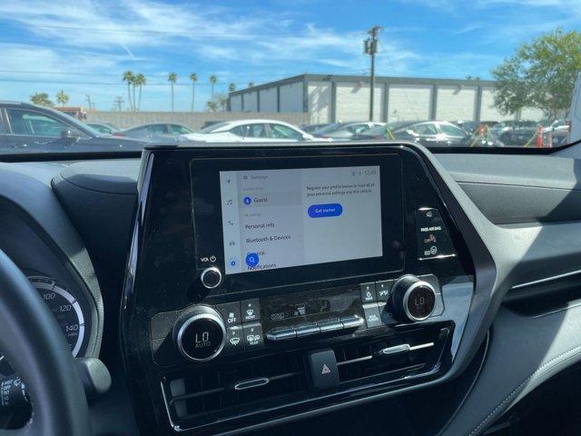 used 2025 Toyota Highlander car, priced at $35,020