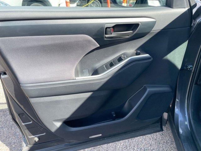 used 2025 Toyota Highlander car, priced at $35,020