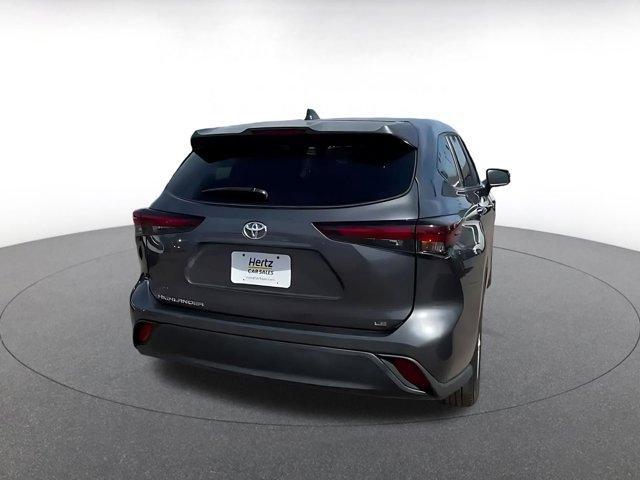 used 2025 Toyota Highlander car, priced at $35,020