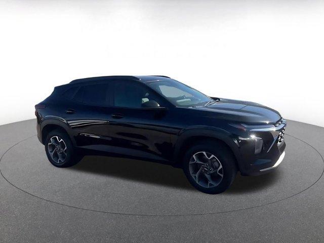 used 2025 Chevrolet Trax car, priced at $19,002