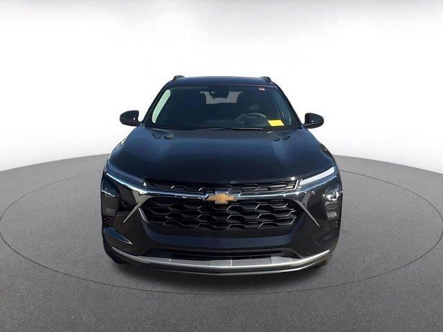 used 2025 Chevrolet Trax car, priced at $19,002