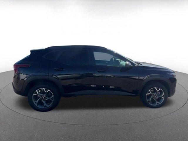 used 2025 Chevrolet Trax car, priced at $19,002