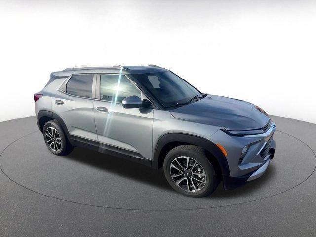 used 2025 Chevrolet TrailBlazer car, priced at $19,702