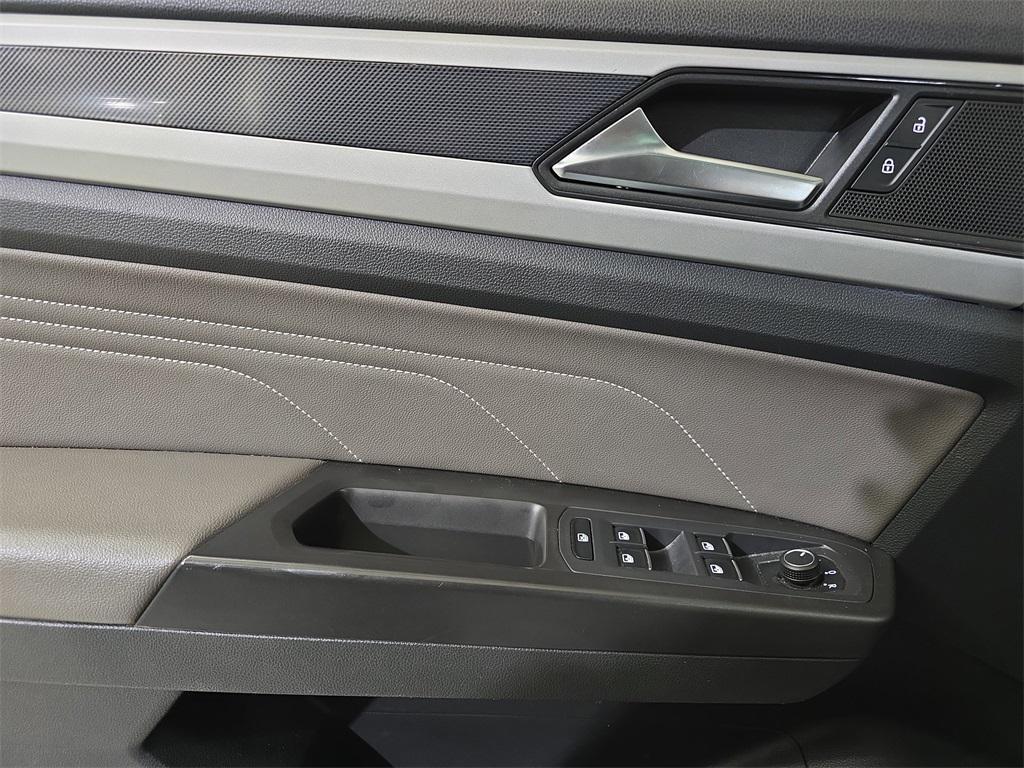2022 Pure White Volkswagen Atlas