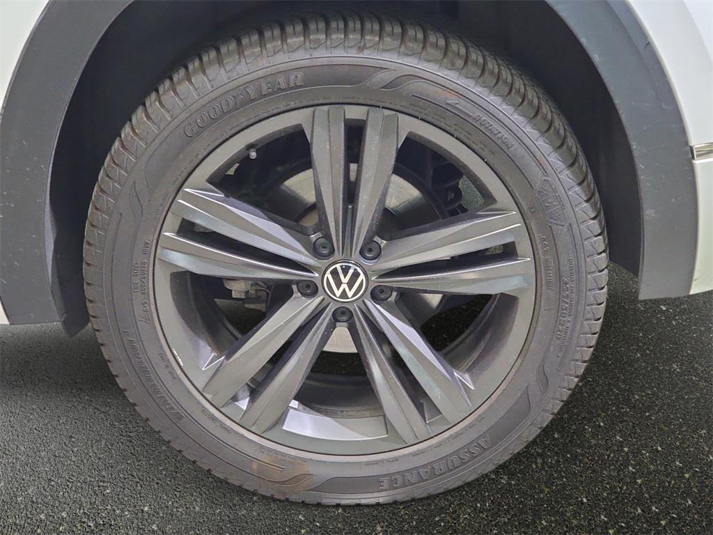 2022 Pure White Volkswagen Atlas