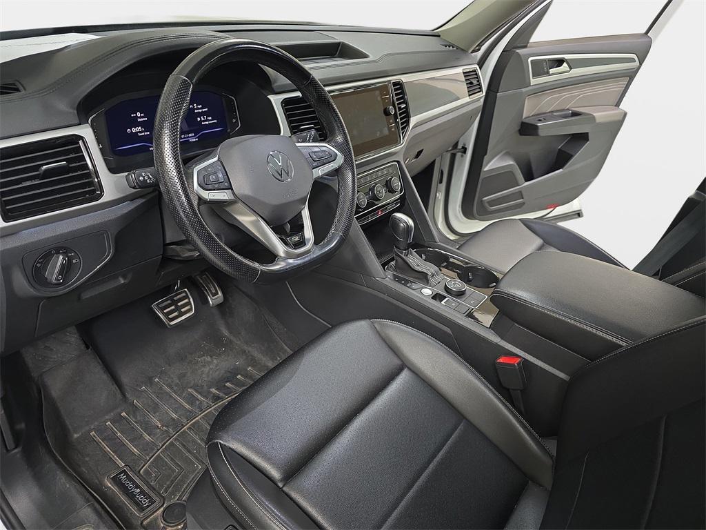 2022 Pure White Volkswagen Atlas