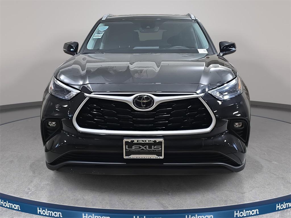 used 2024 Toyota Highlander car, priced at $39,400