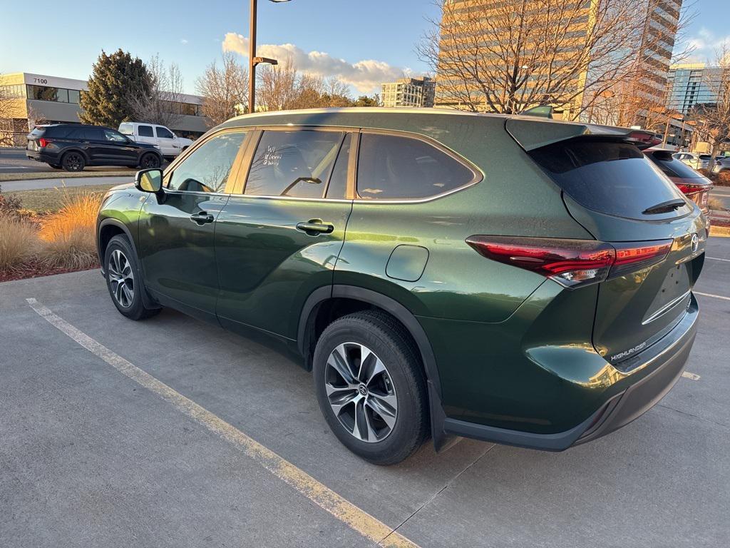 used 2024 Toyota Highlander car, priced at $35,900