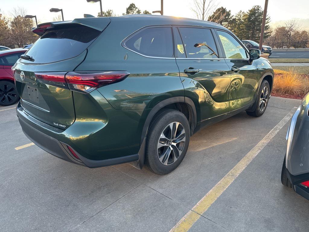 used 2024 Toyota Highlander car, priced at $35,900