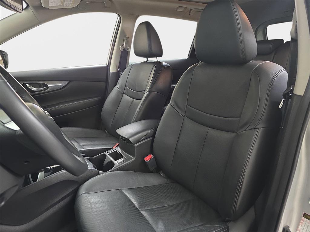 used 2015 Nissan Rogue car, priced at $13,155