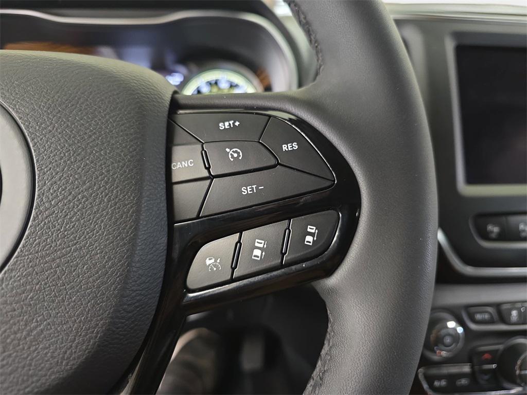 used 2023 Jeep Cherokee car, priced at $22,300