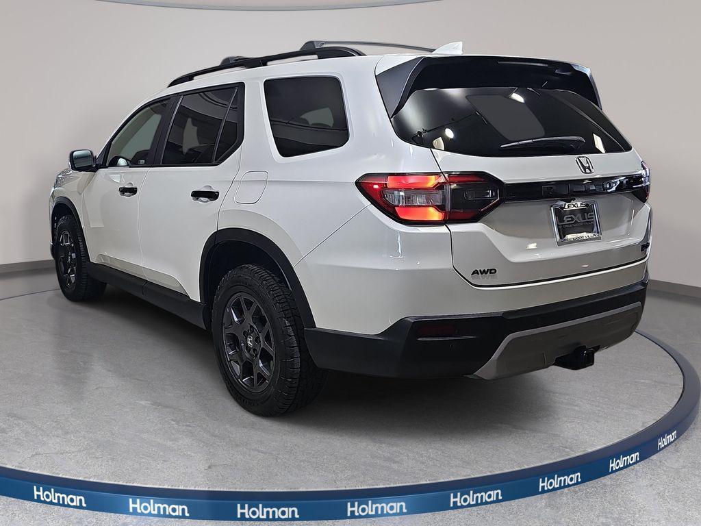 used 2023 Honda Pilot car, priced at $37,675