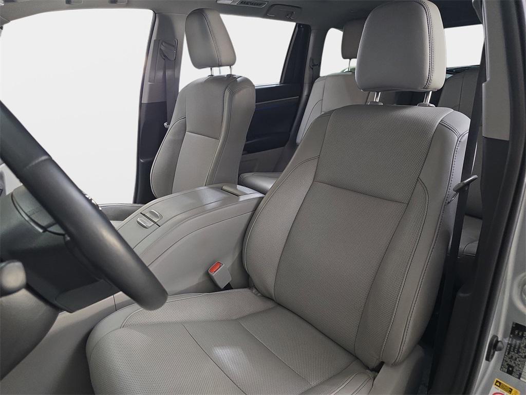 used 2019 Toyota Highlander car, priced at $26,999