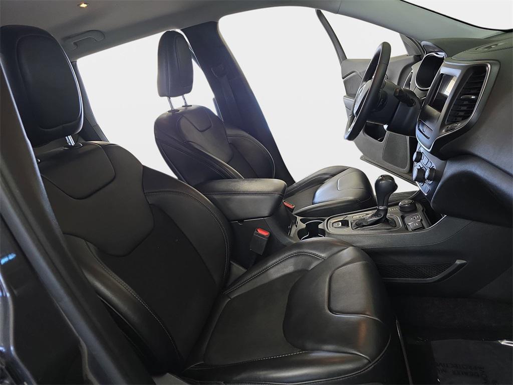 used 2019 Jeep Cherokee car, priced at $15,777