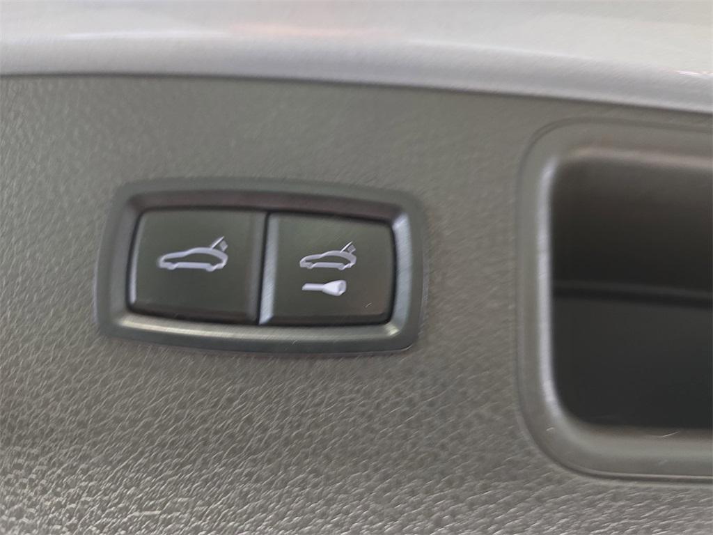 used 2018 Porsche Macan car, priced at $19,288