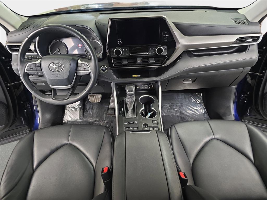 used 2024 Toyota Highlander car, priced at $36,300