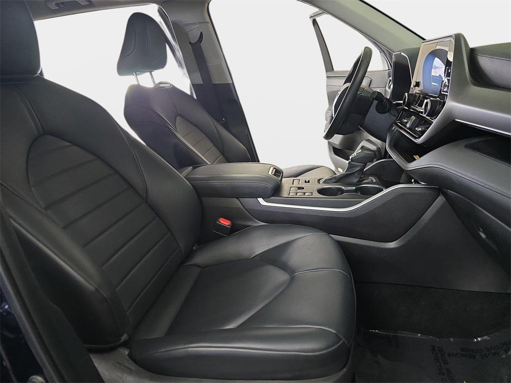 used 2024 Toyota Highlander car, priced at $36,300