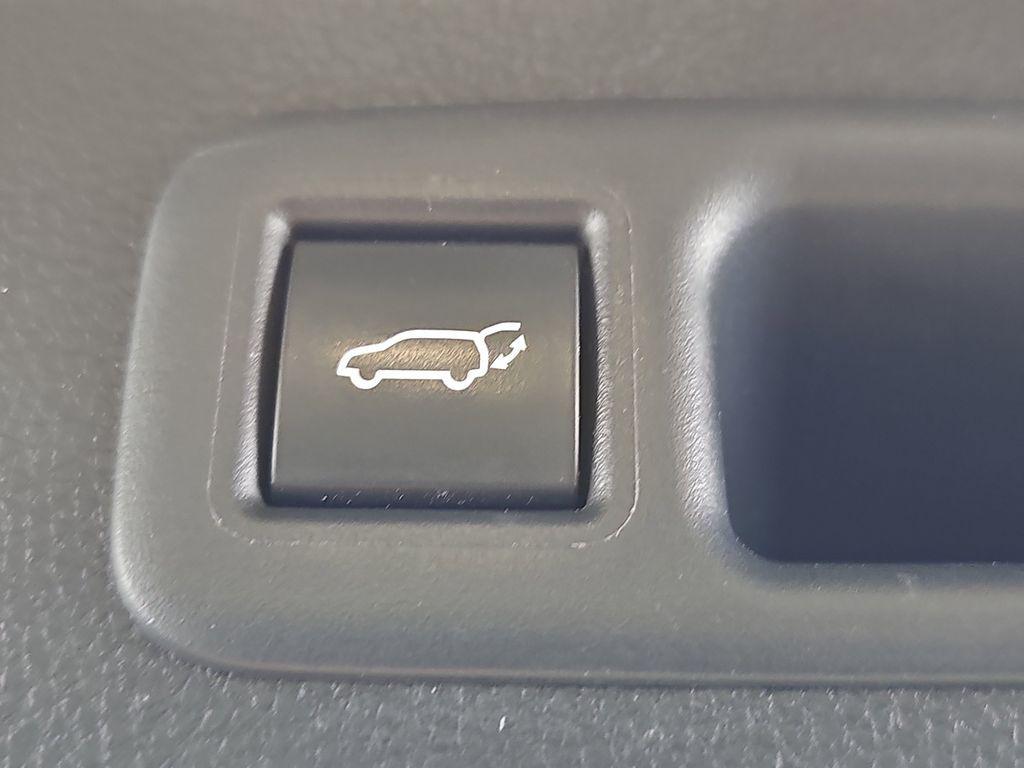 used 2025 Toyota Highlander car, priced at $39,995