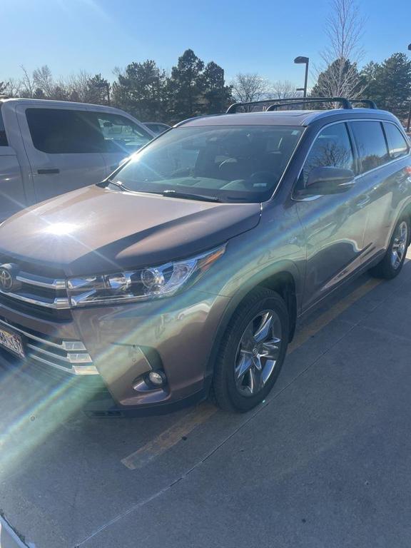 used 2019 Toyota Highlander car, priced at $30,990