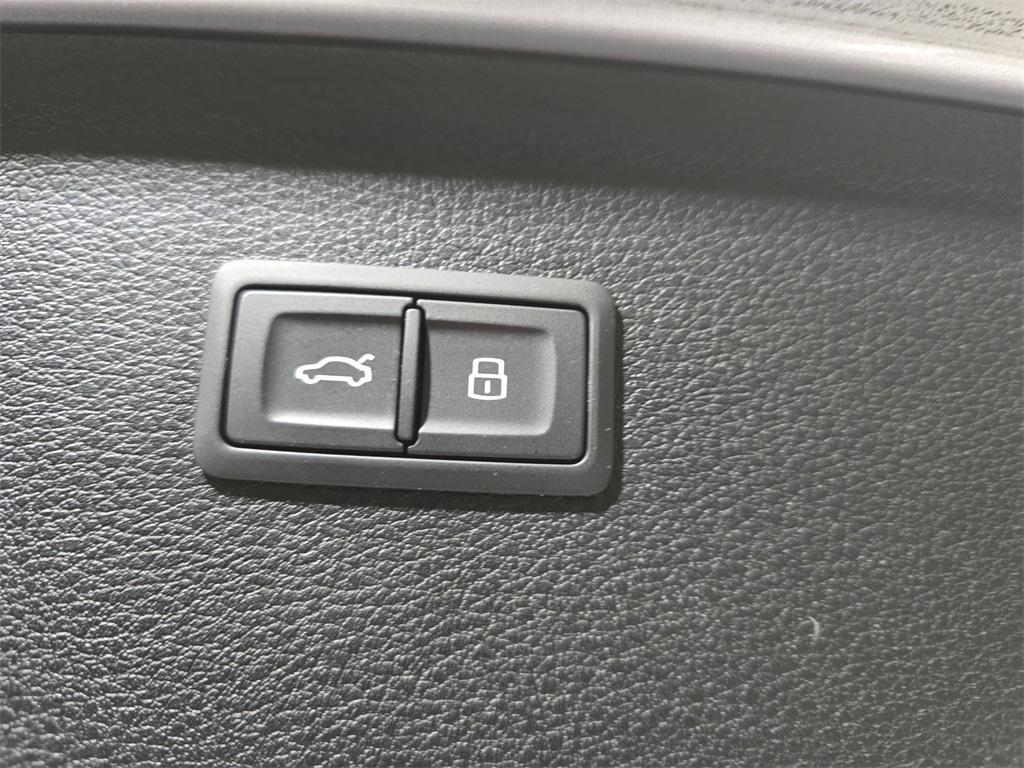 used 2022 Audi Q5 car, priced at $28,300